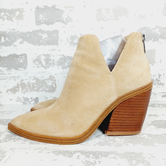 Vince Camuto Shoes - NEW Vince Camuto Gigietta Tan Suede Block Heel Pointed Toe Ankle Boots I41